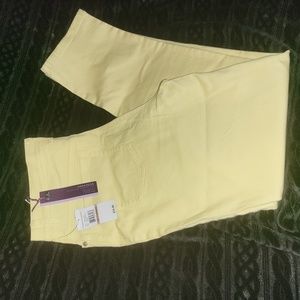 Womens Gloria Vanderbilt Yellow jeans sz 12 Avg